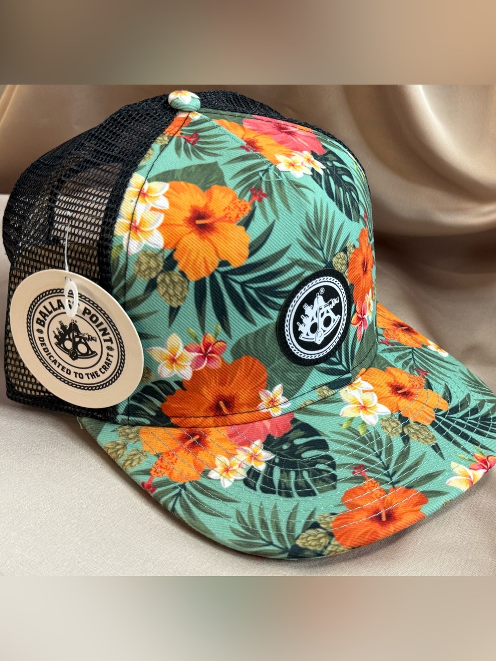 NWT! HIGHLY SOUGHT AFTER! Ballast Point Tropical Floral SnapBack Trucker Hat